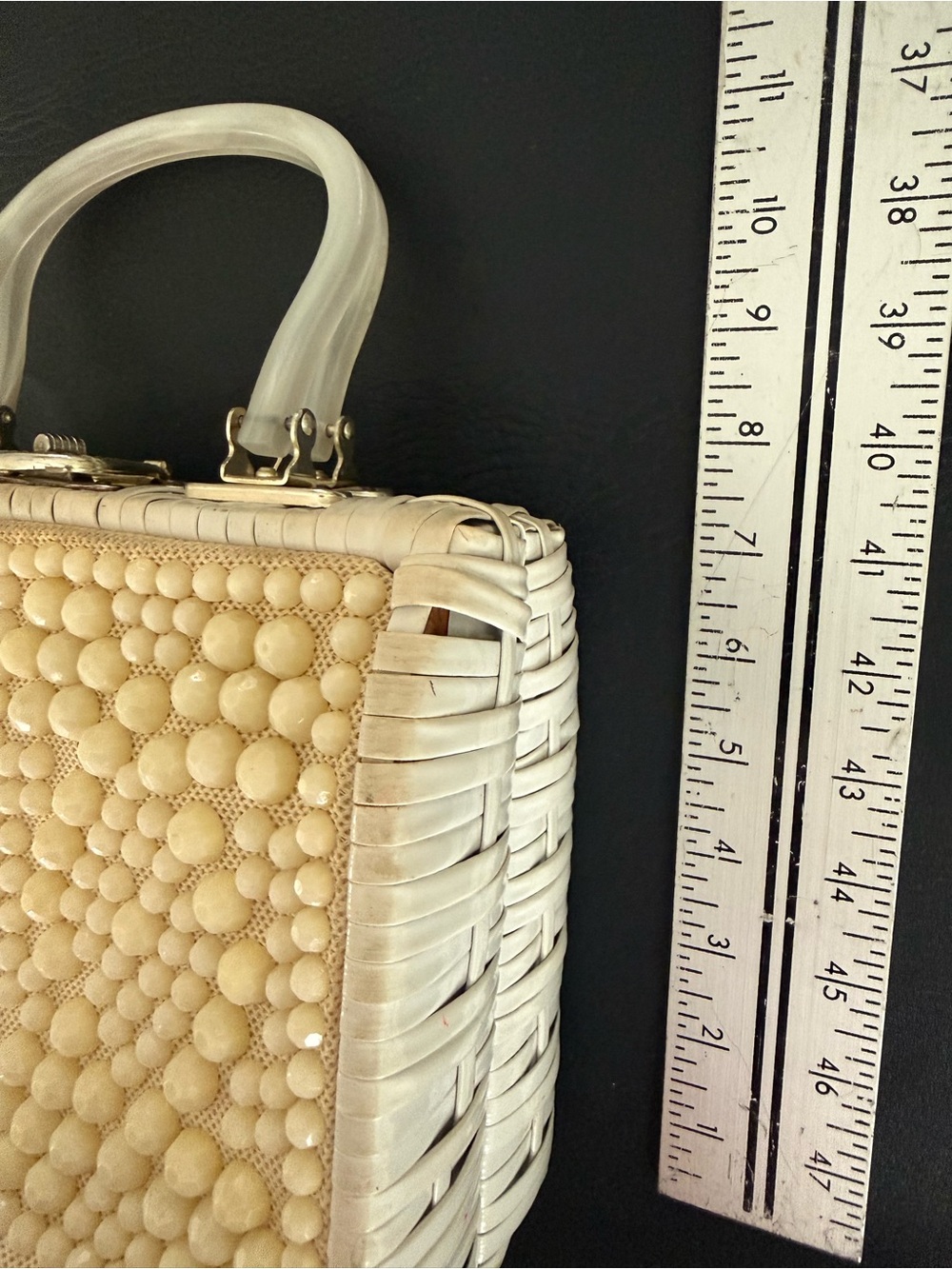 Vintage Ivory hobnail beaded purse with faux mother of pearl handles and clasp - Picture 14 of 16